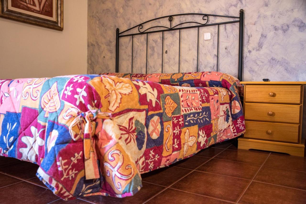 Hospedaje Rural Casa Parri Poveda de la Sierra Bagian luar foto