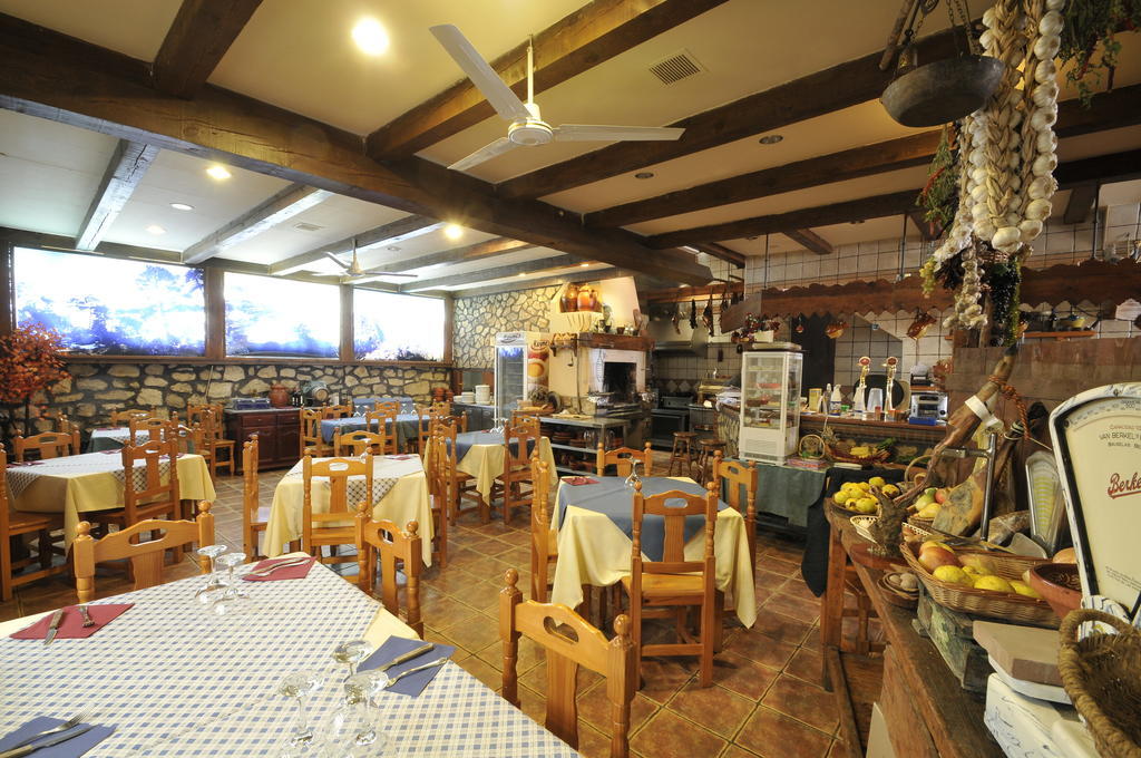 Hospedaje Rural Casa Parri Poveda de la Sierra Bagian luar foto